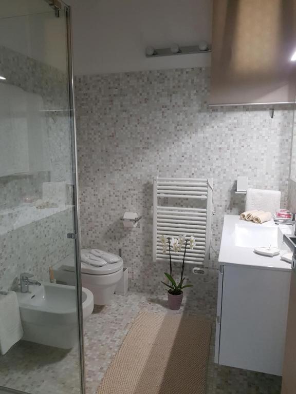 De Luxe Apartments Eden 西尔米奥奈 外观 照片